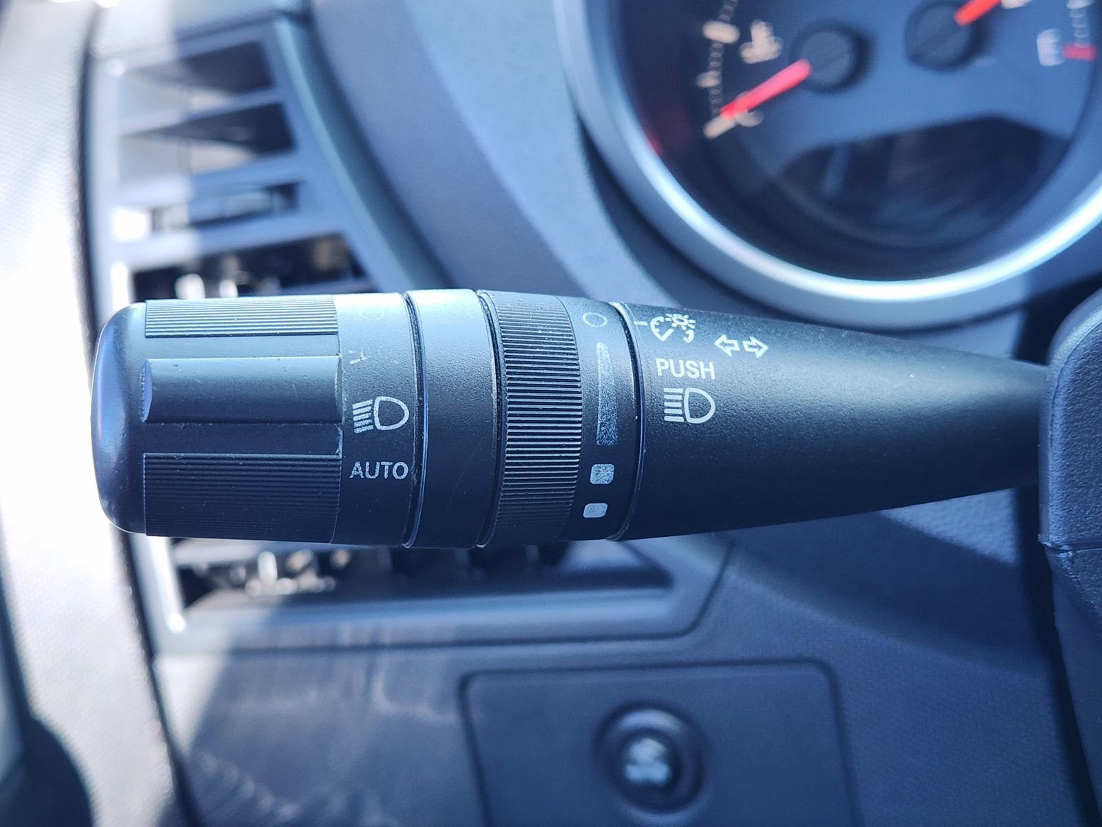 Used 2010 Chrysler Sebring Limited image 25