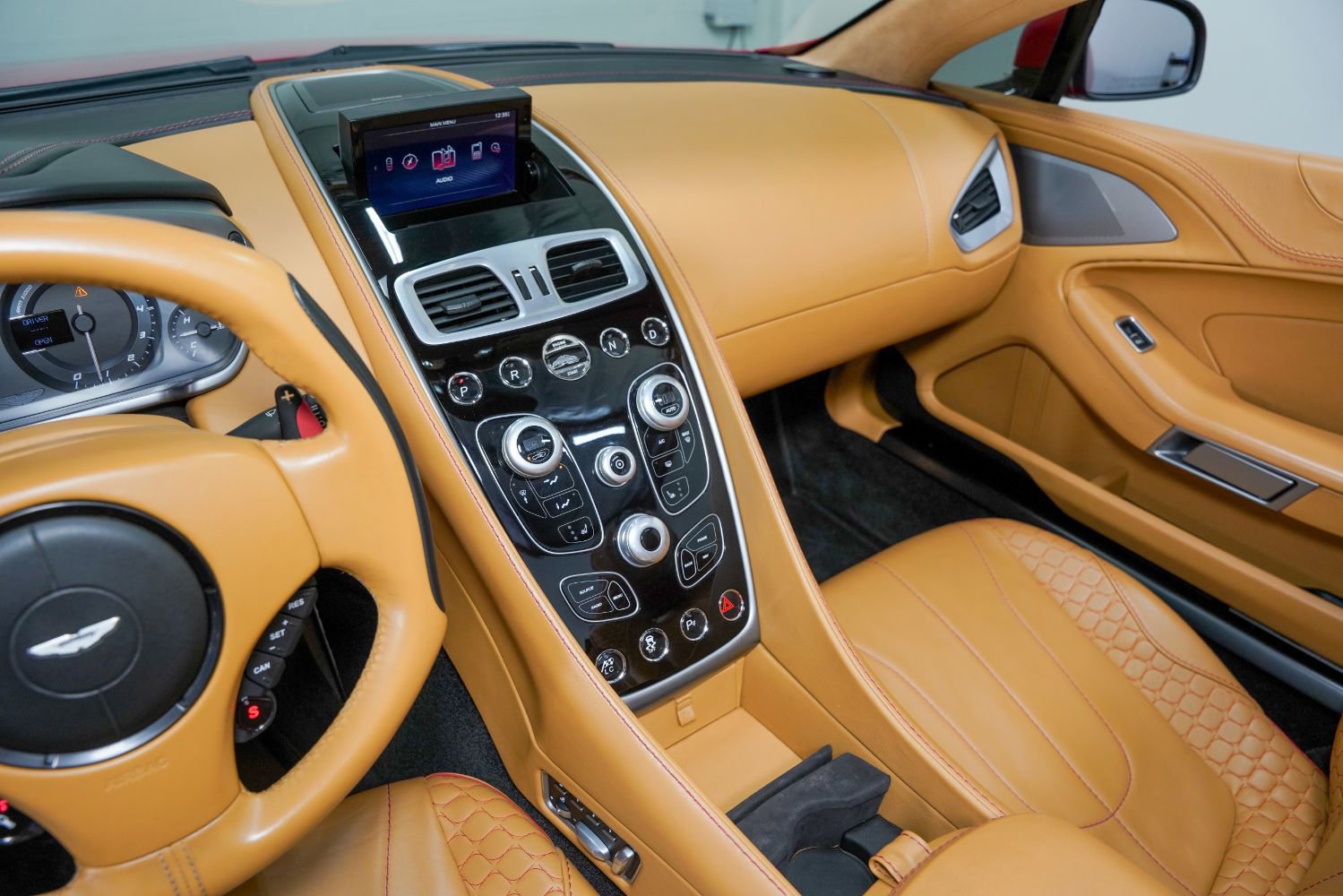 Used 2014 Aston Martin Vanquish Volante RWD image 41