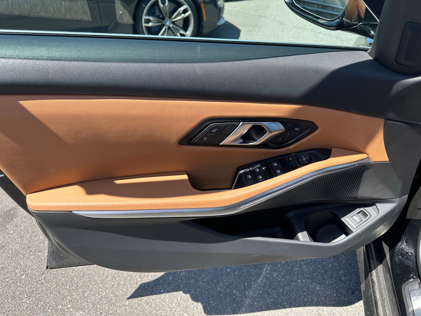 Used 2024 BMW 330i Sedan w/ Convenience Package RWD image 5