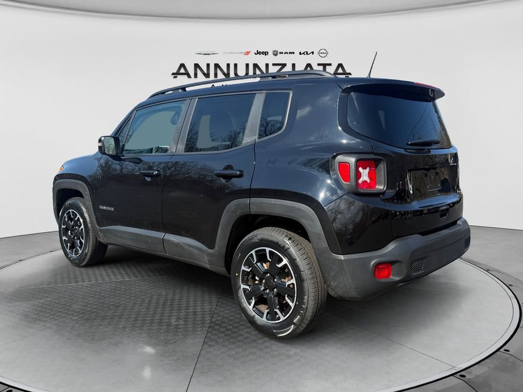 Used 2023 Jeep Renegade Latitude AWD/4WD image 3