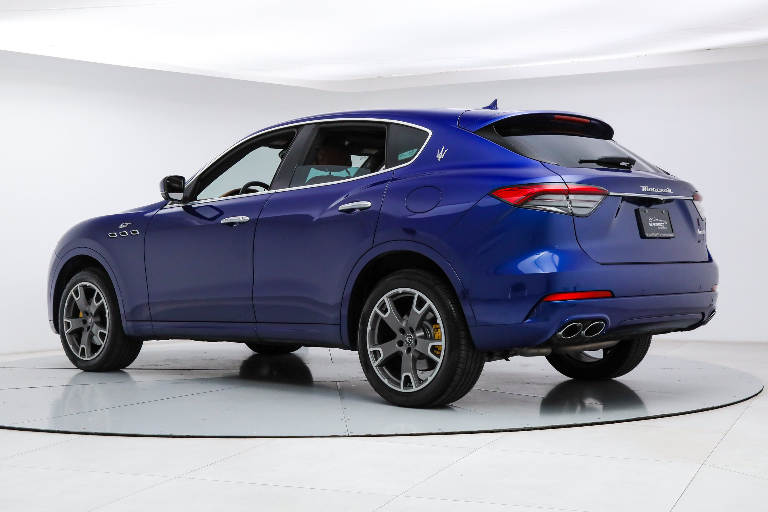 Certified 2023 Maserati Levante GT AWD/4WD image 3