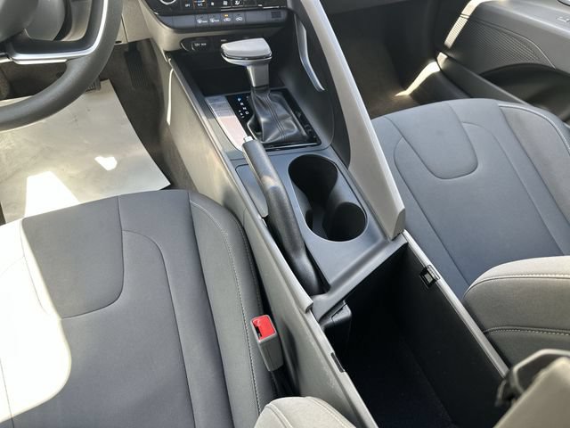 Used 2024 Hyundai Elantra SEL FWD image 23