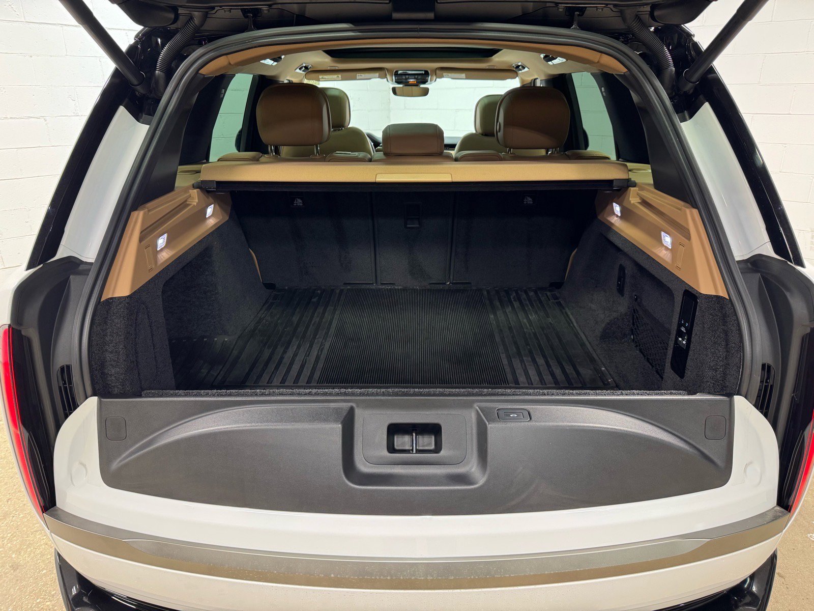 Used 2024 Land Rover Range Rover SE image 42