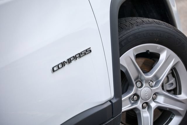 Used 2023 Jeep Compass Latitude w/ Convenience Group AWD/4WD image 25