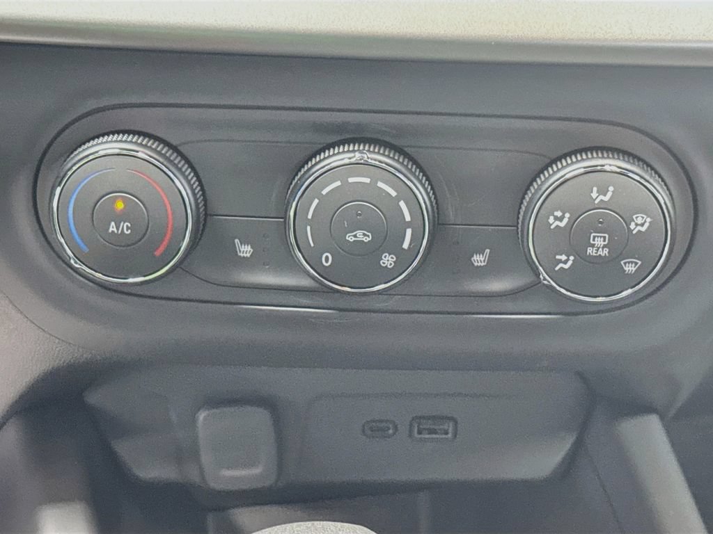 New 2026 Chevrolet Trax RS w/ Sunroof Package FWD image 19