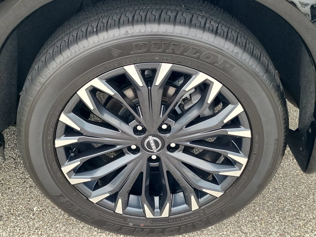 Used 2025 Nissan Rogue Platinum w/ Platinum Premium Package FWD image 8