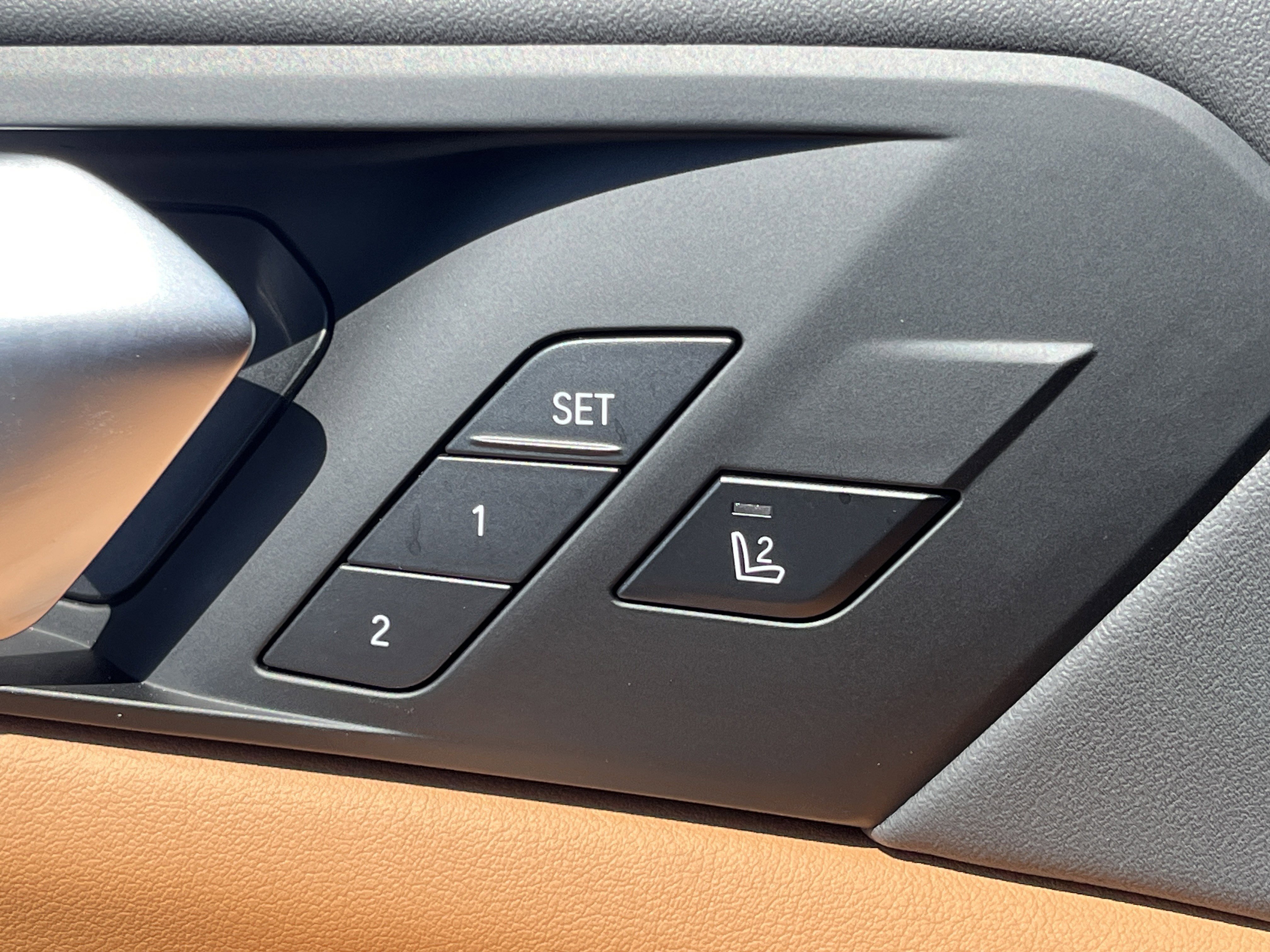 New 2026 BMW X5 xDrive50e w/ Premium Package AWD/4WD image 15