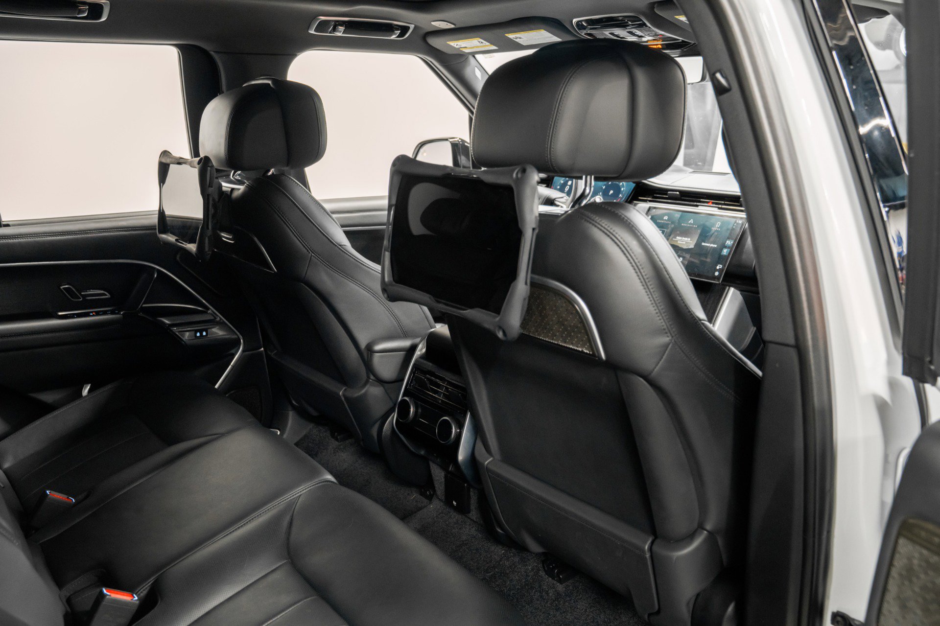 Used 2024 Land Rover Range Rover Autobiography image 28