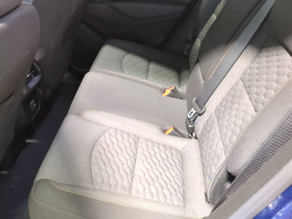 Used 2020 Chevrolet Equinox LT w/ Driver Convenience Package FWD image 24