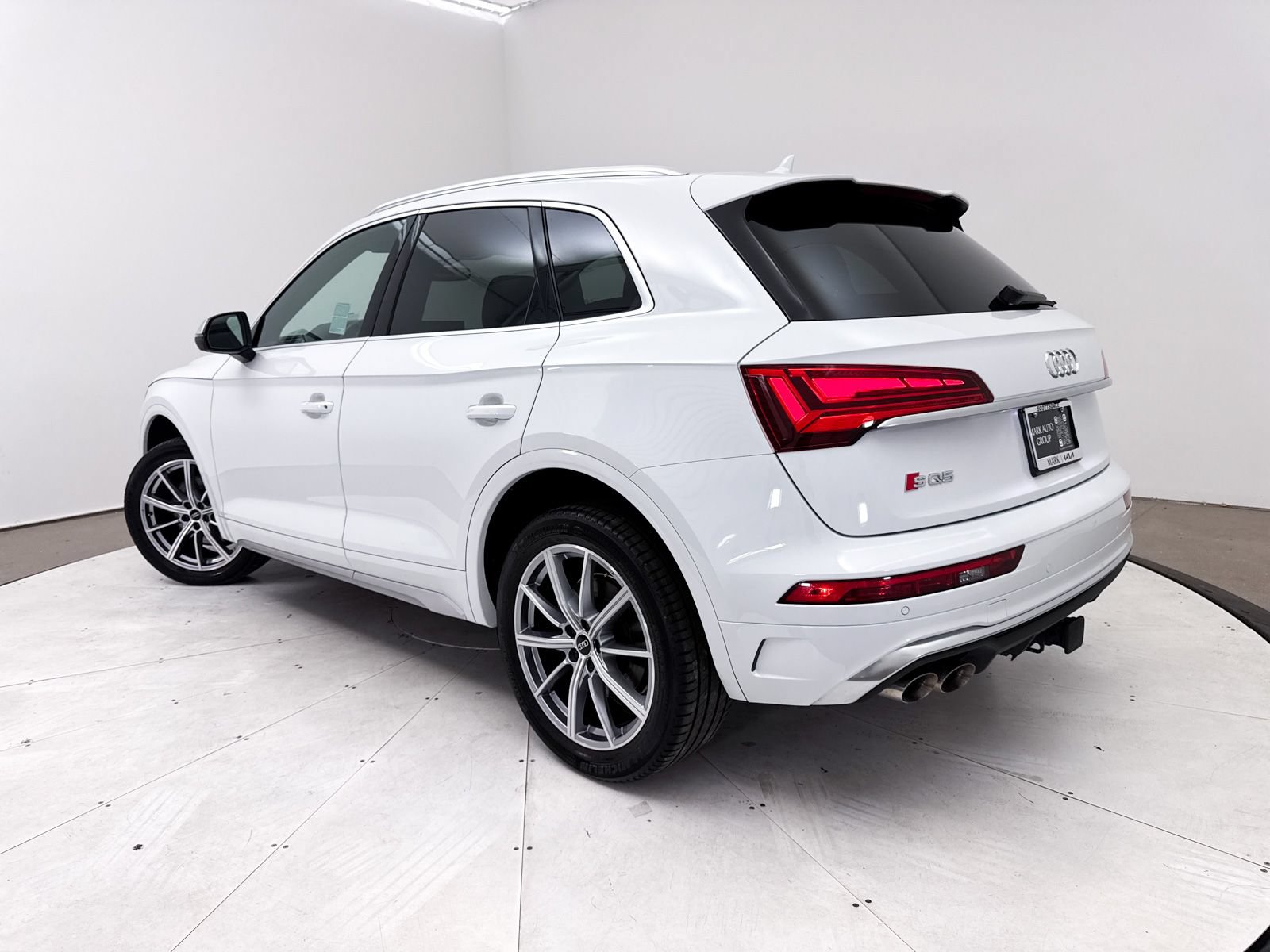 Used 2023 Audi SQ5 Premium Plus w/ Premium Plus Package AWD/4WD image 2