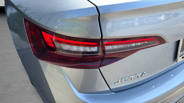 Used 2024 Volkswagen Jetta SE FWD image 33