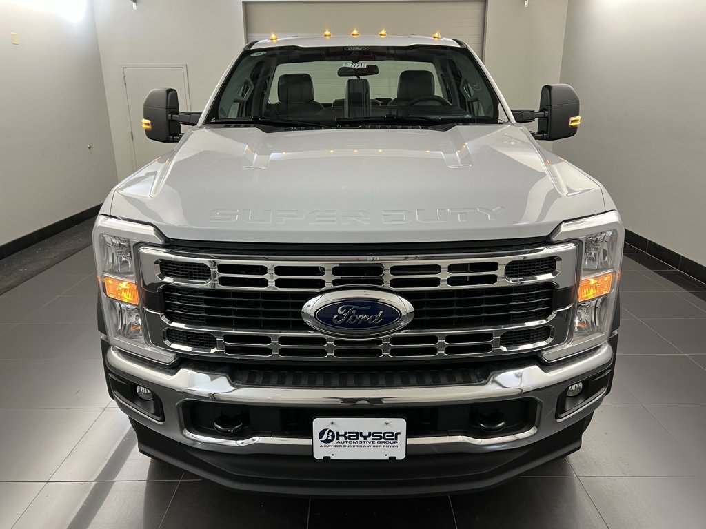 New 2025 Ford F550 4x4 Regular Cab Super Duty image 2