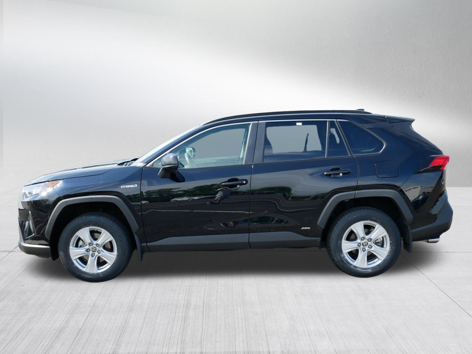 Certified 2021 Toyota RAV4 LE w/ Carpet Mat Package (TMS) AWD/4WD image 4