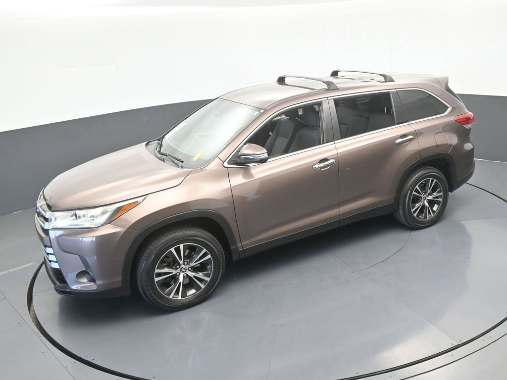 Used 2019 Toyota Highlander LE FWD image 45