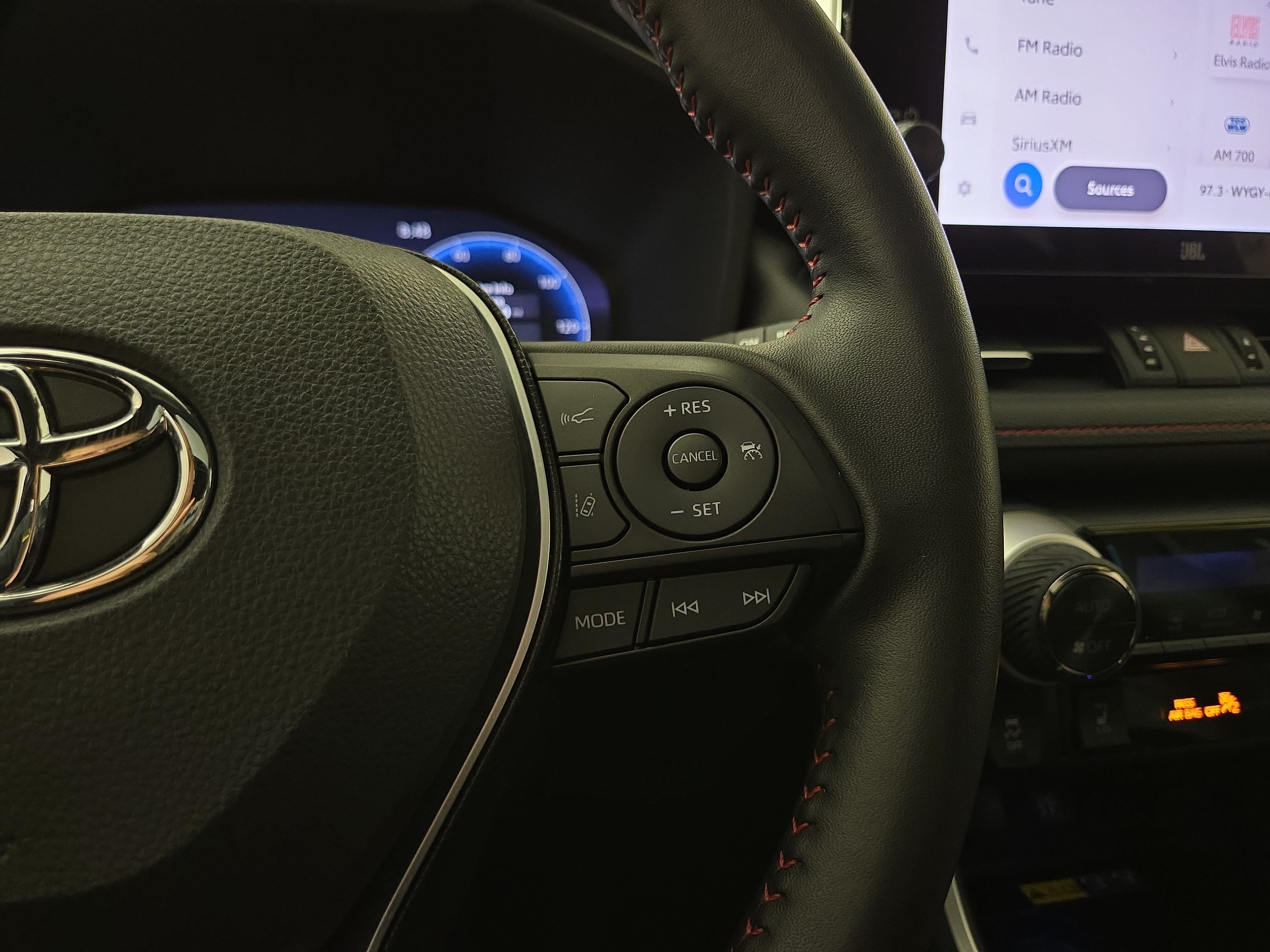 Used 2023 Toyota RAV4 XSE AWD/4WD image 17