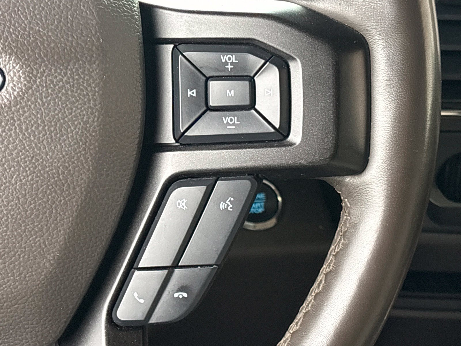 Used 2019 Ford Expedition Max Limited w/ Driver Assistance Package RWD image 35