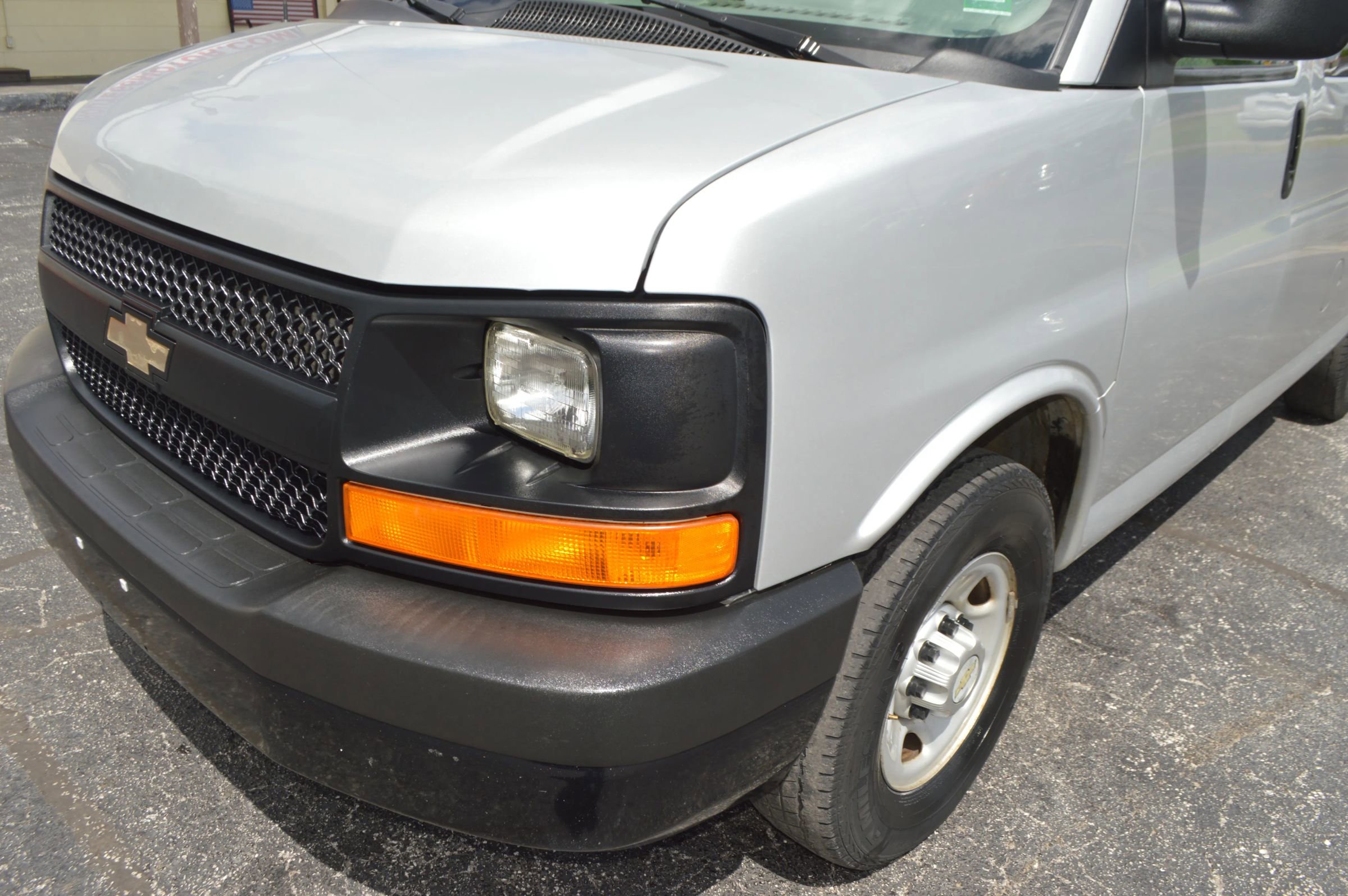 Used 2014 Chevrolet Express 2500 LS RWD image 3