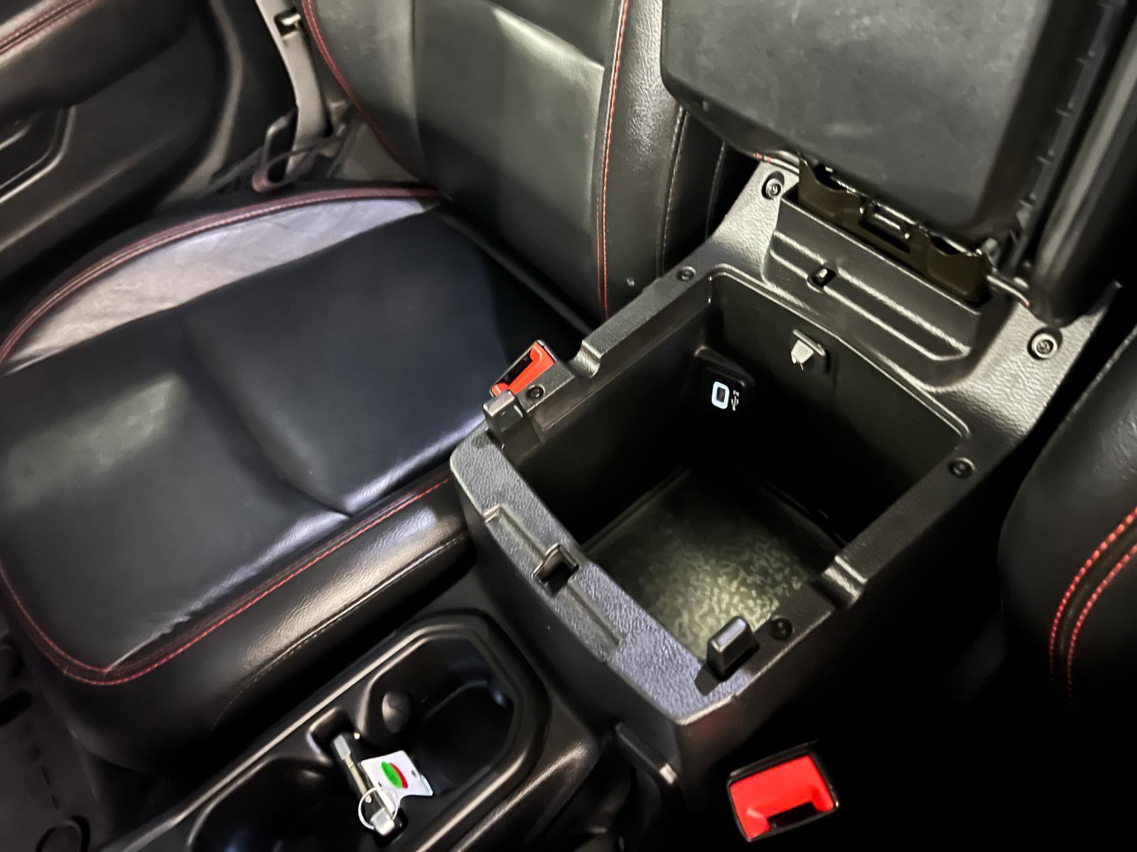 Used 2018 Jeep Wrangler Rubicon AWD/4WD image 21