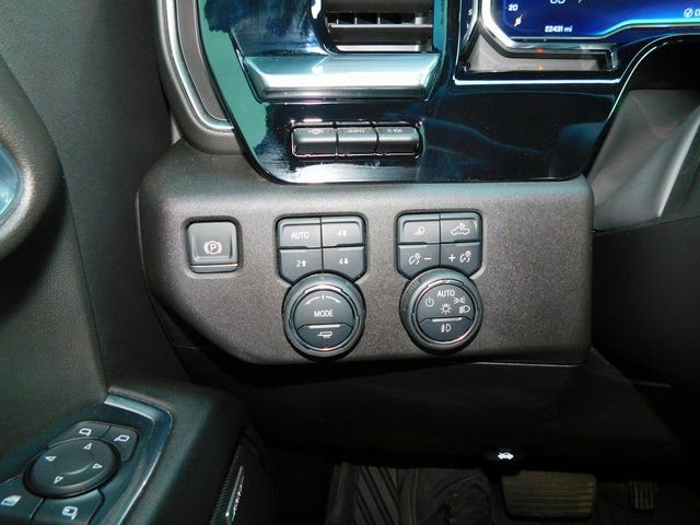 Used 2024 Chevrolet Silverado 1500 LTZ w/ LTZ Premium Package image 32