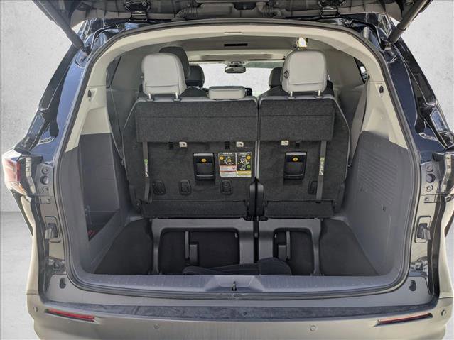 Used 2024 Toyota Sienna XLE image 17