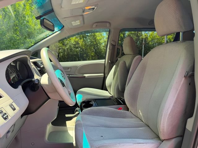 Used 2012 Toyota Sienna LE FWD image 17