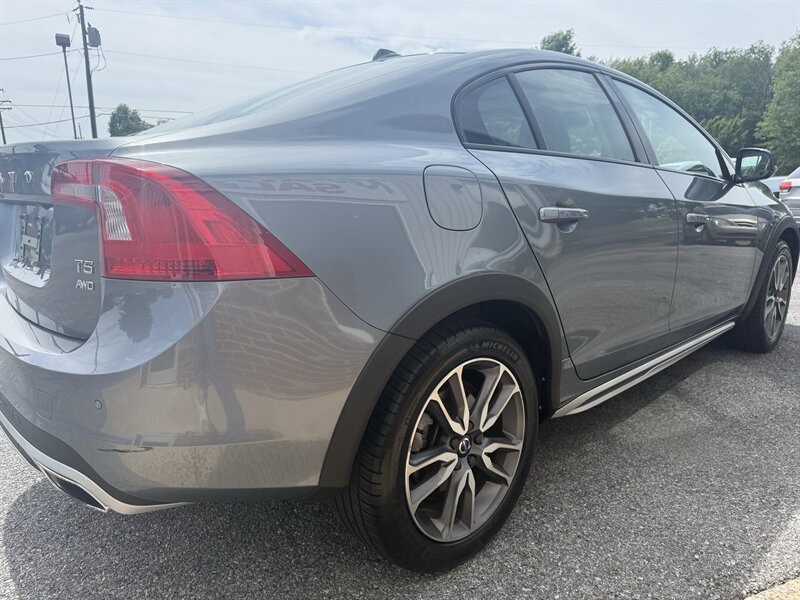 Used 2017 Volvo S60 T5 Cross Country Platinum w/ Climate Package AWD/4WD image 7