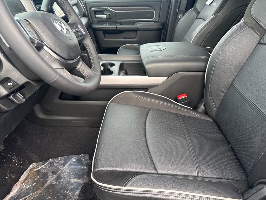 New 2026 RAM 3500 Laramie AWD/4WD image 21