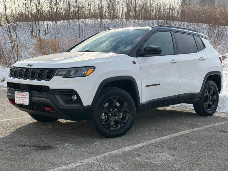 Used 2023 Jeep Compass Trailhawk image 3