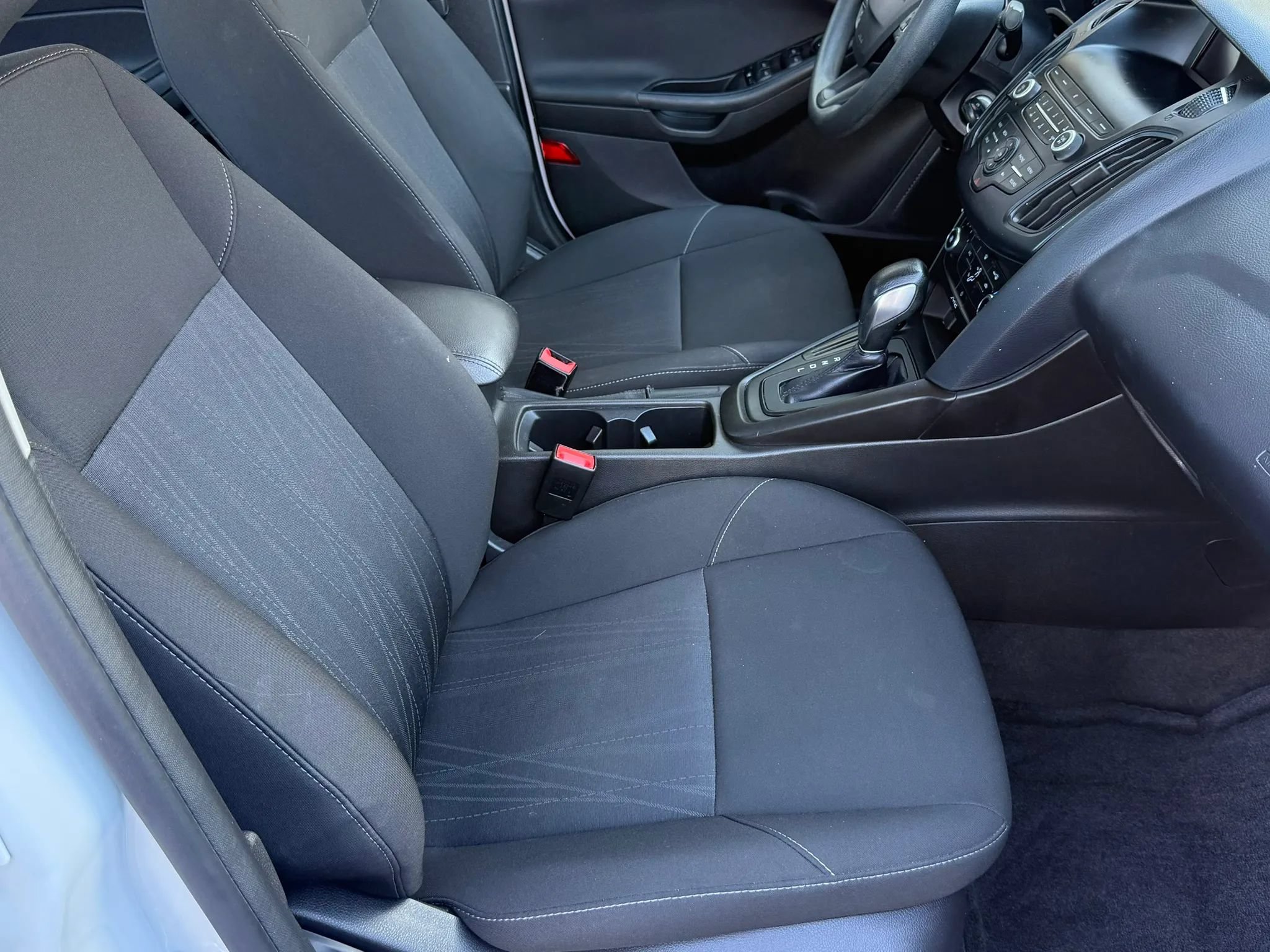 Used 2018 Ford Focus SE FWD image 13