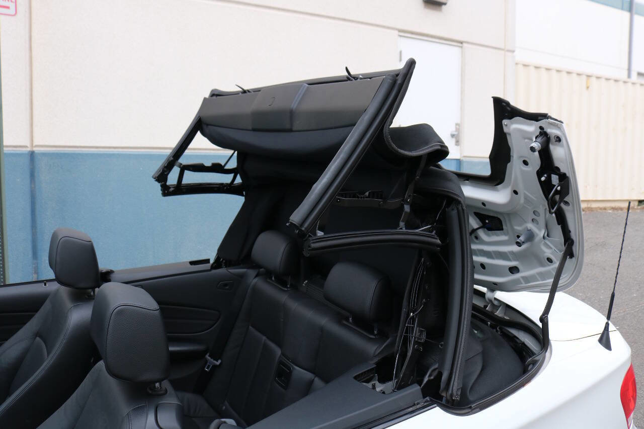 Used 2013 BMW 135i Convertible image 14