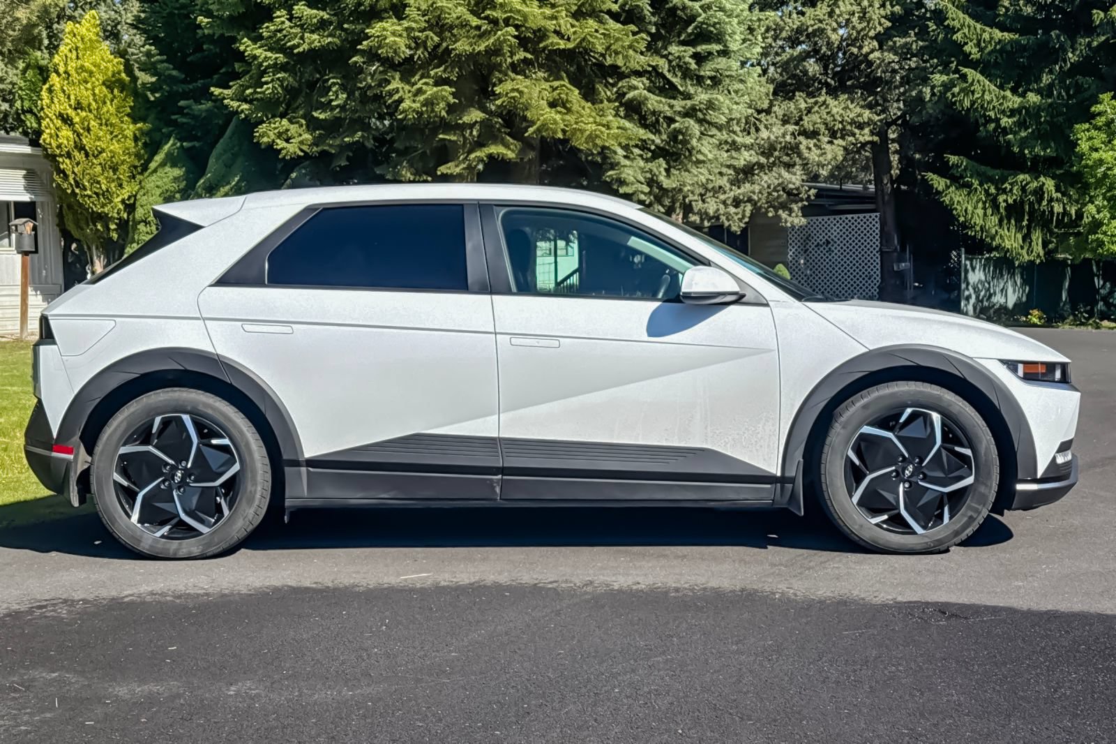 Certified 2024 Hyundai Ioniq 5 SE AWD/4WD image 3