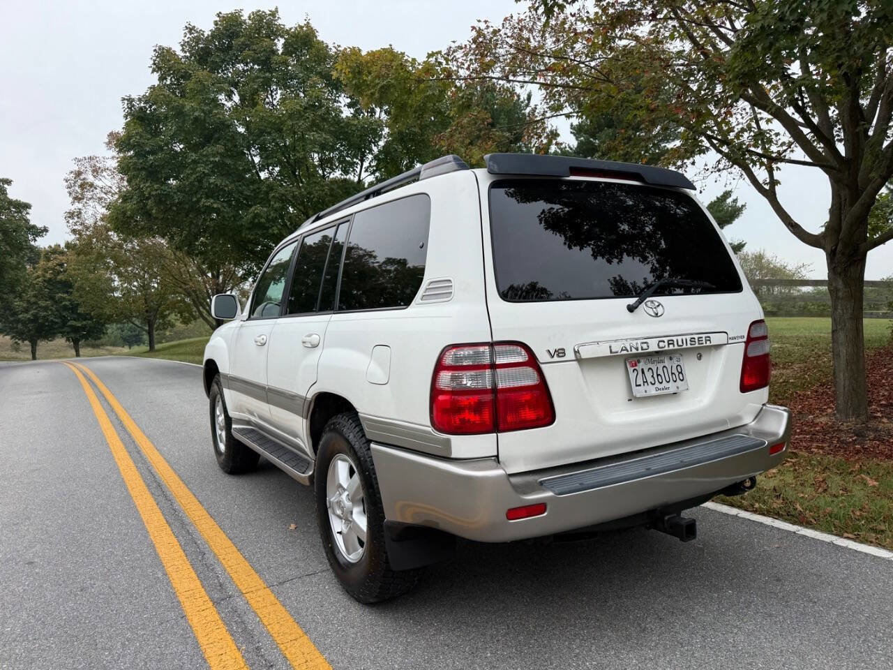 Used 2004 Toyota Land Cruiser image 11
