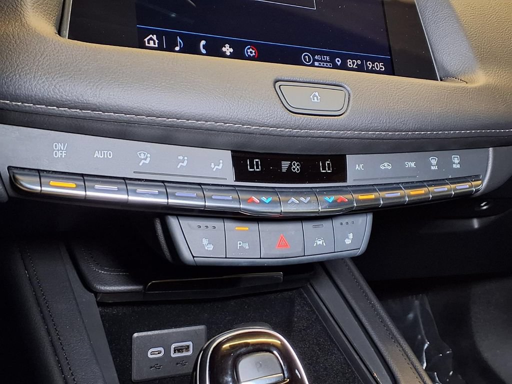 Certified 2023 Cadillac XT4 Luxury w/ Cold Weather Package FWD image 5