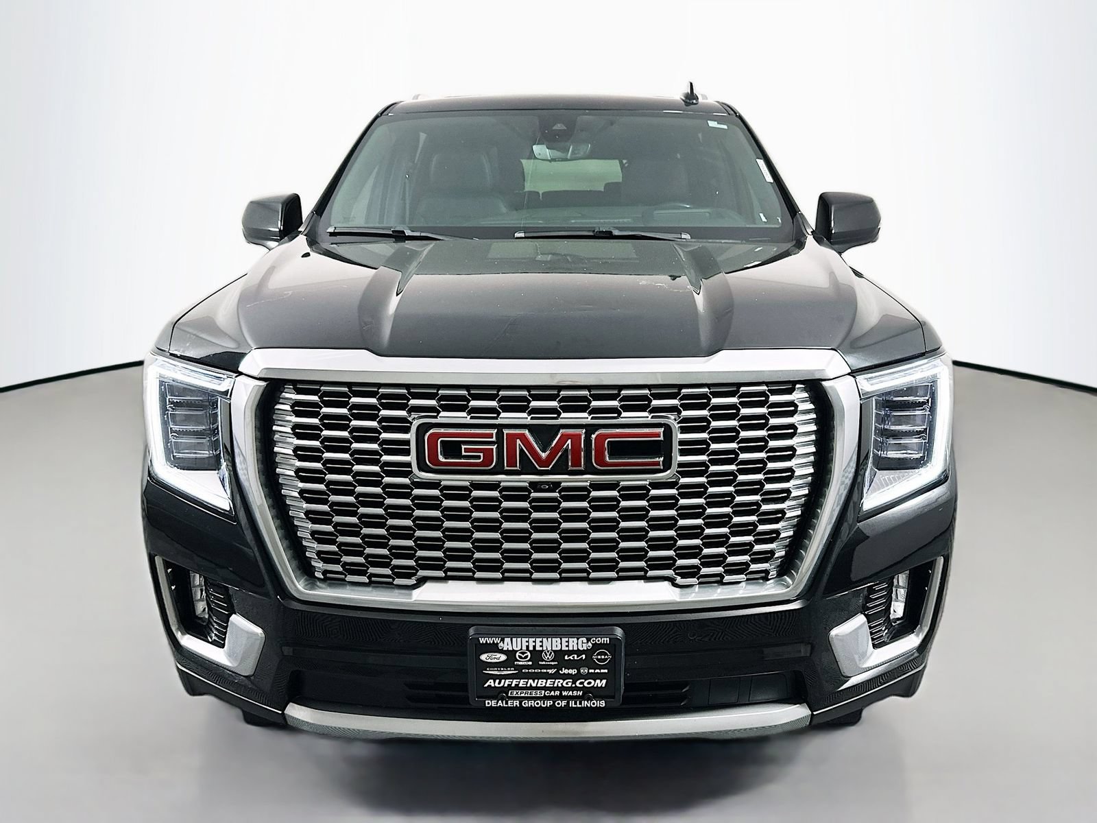 Used 2021 GMC Yukon XL Denali w/ Denali Ultimate Package AWD/4WD image 2