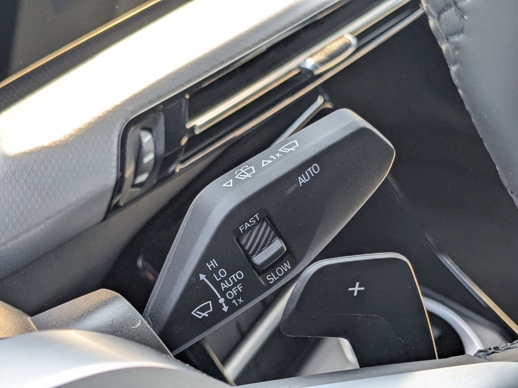 Used 2025 BMW X2 xDrive28i w/ M Sport Package AWD/4WD image 26