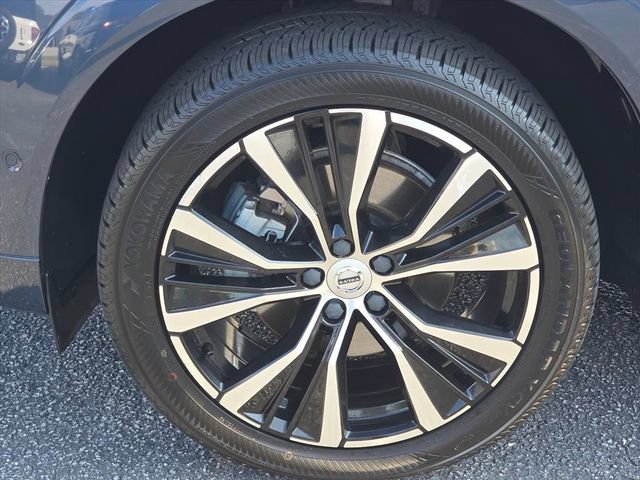 Used 2023 Volvo XC60 B5 Plus w/ Climate Package AWD/4WD image 33