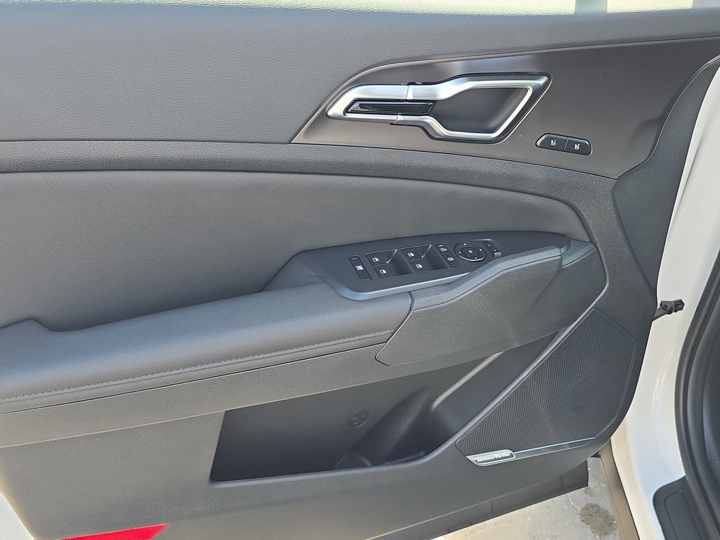 New 2026 Kia Sportage SX image 18