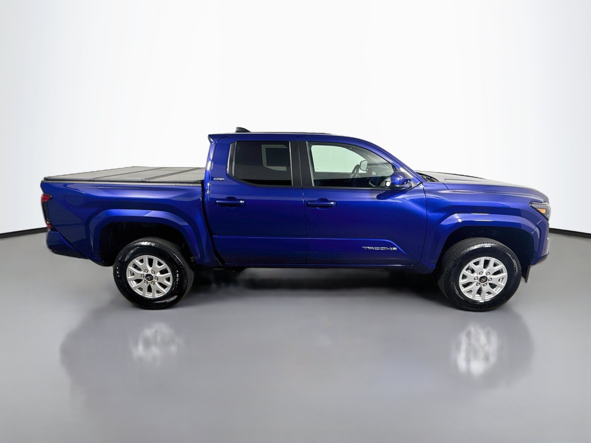 Certified 2025 Toyota Tacoma SR5 AWD/4WD image 8