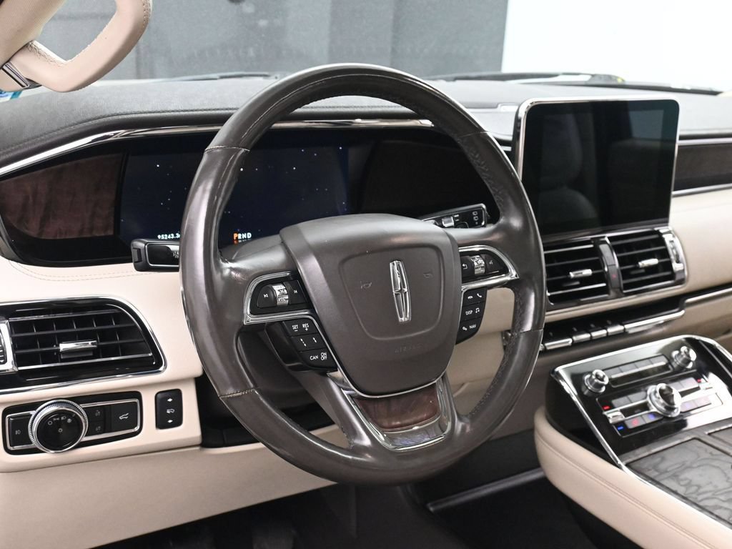 Used 2020 Lincoln Navigator Reserve w/ Cargo Convenience Package AWD/4WD image 27