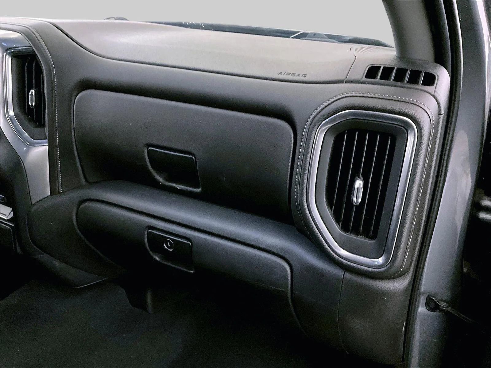 Used 2021 Chevrolet Silverado 1500 LT image 16