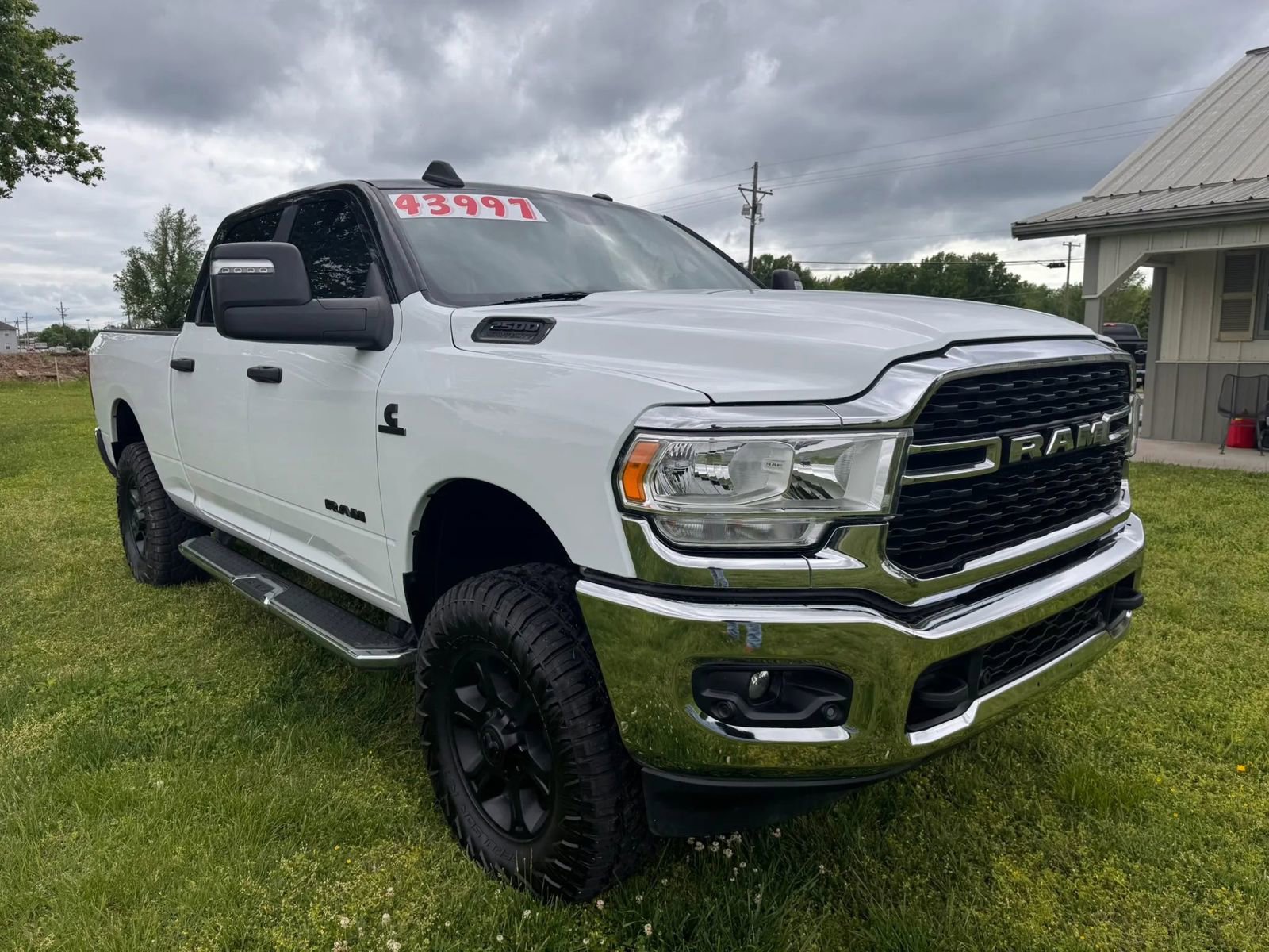 Used 2024 RAM 2500 Big Horn w/ Off Road Package AWD/4WD image 4