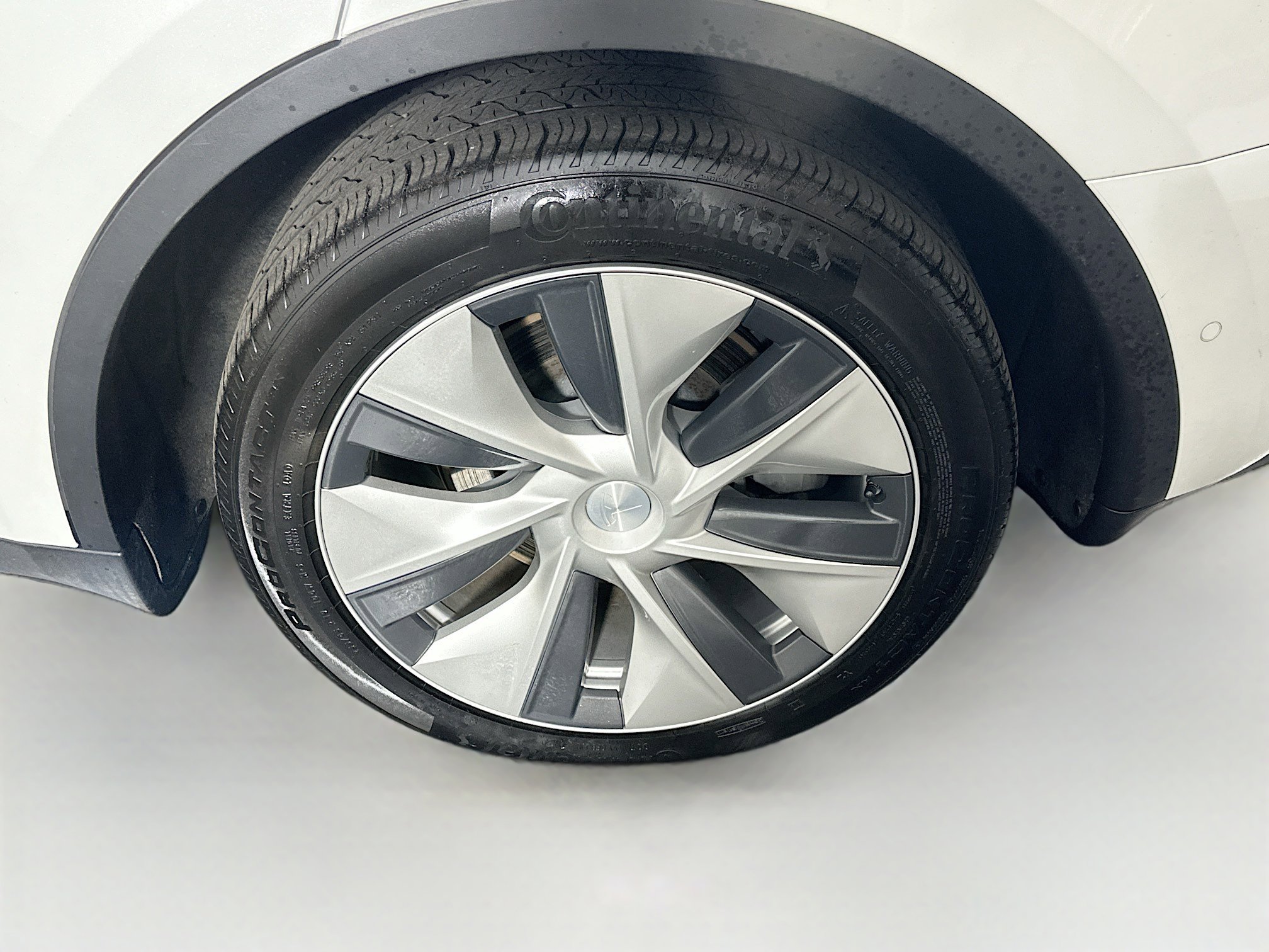 Used 2021 Tesla Model Y Long Range image 11
