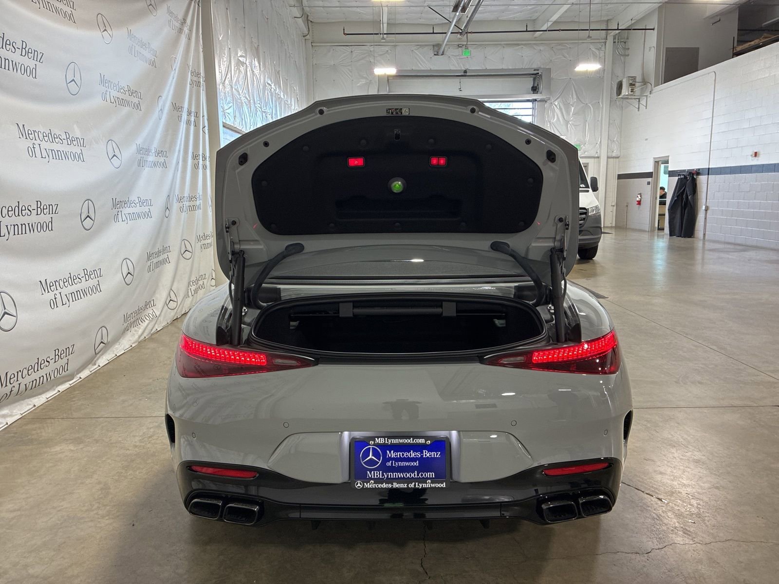 Used 2024 Mercedes-Benz SL 55 AMG 4MATIC image 30