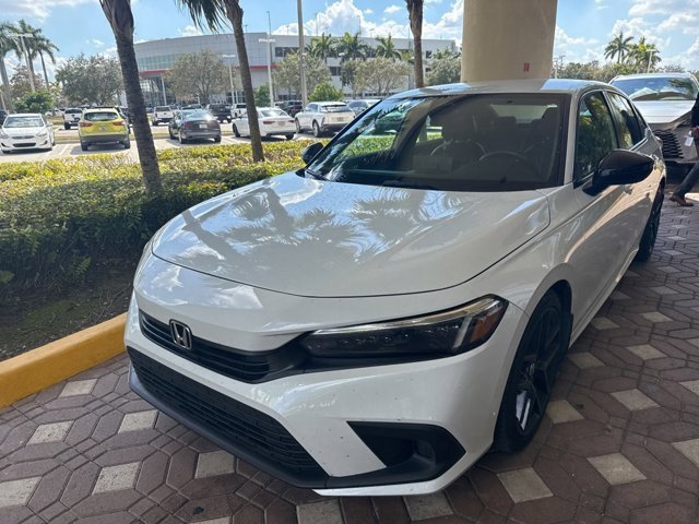 Used 2023 Honda Civic Sport image 3