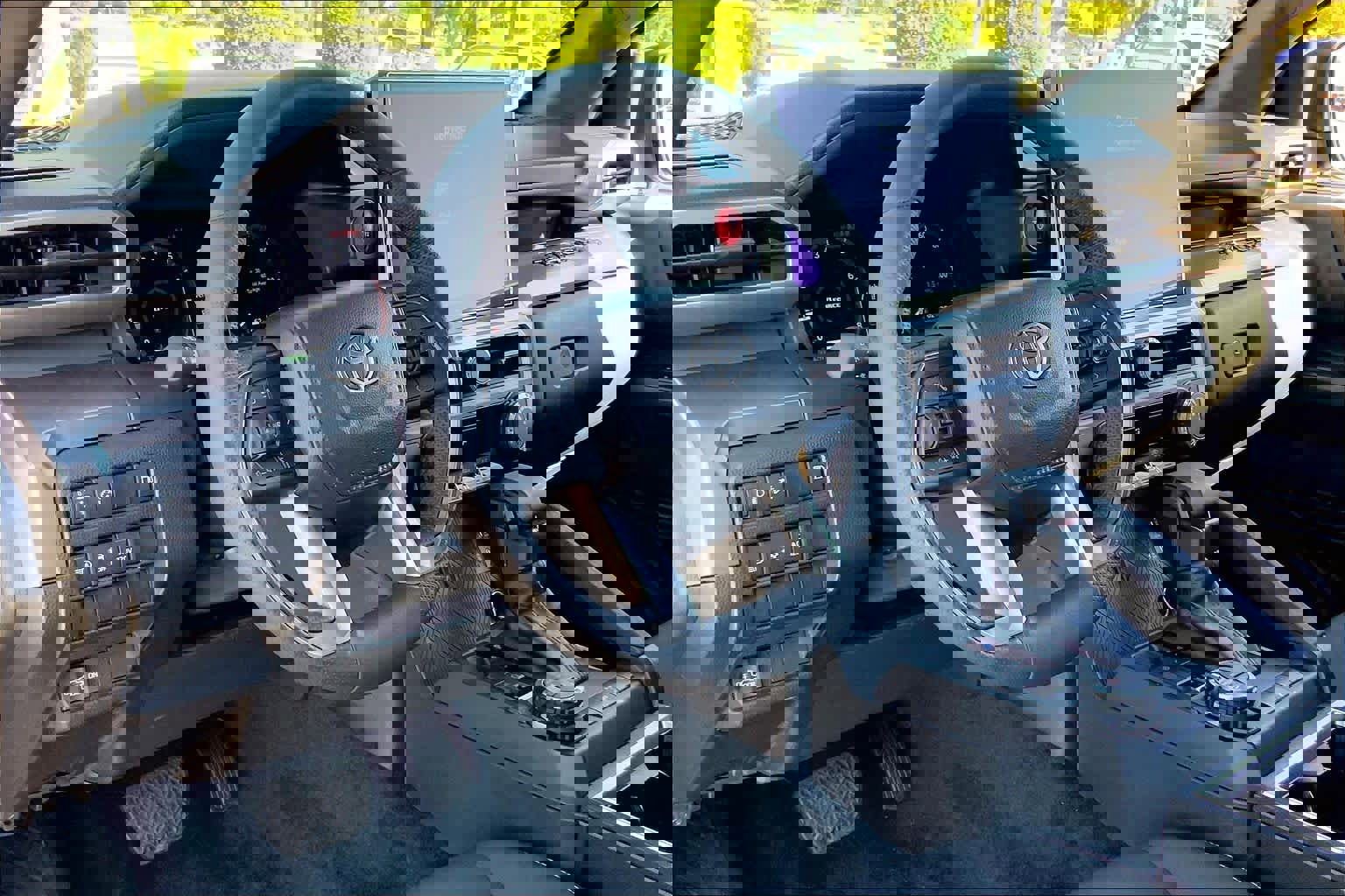 Used 2025 Toyota Tacoma TRD Off-Road image 16