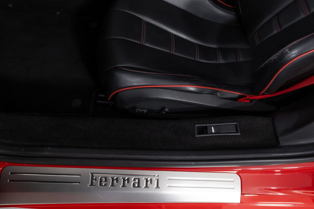 Used 2013 Ferrari 458 Italia Coupe RWD image 30