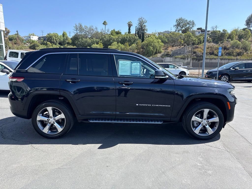 Certified 2024 Jeep Grand Cherokee Limited w/ Luxury Tech Group II RWD image 10