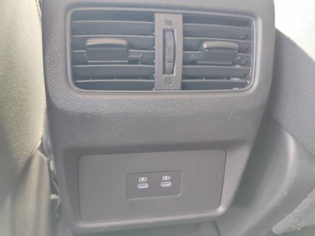 Used 2024 Nissan Rogue SV AWD/4WD image 12