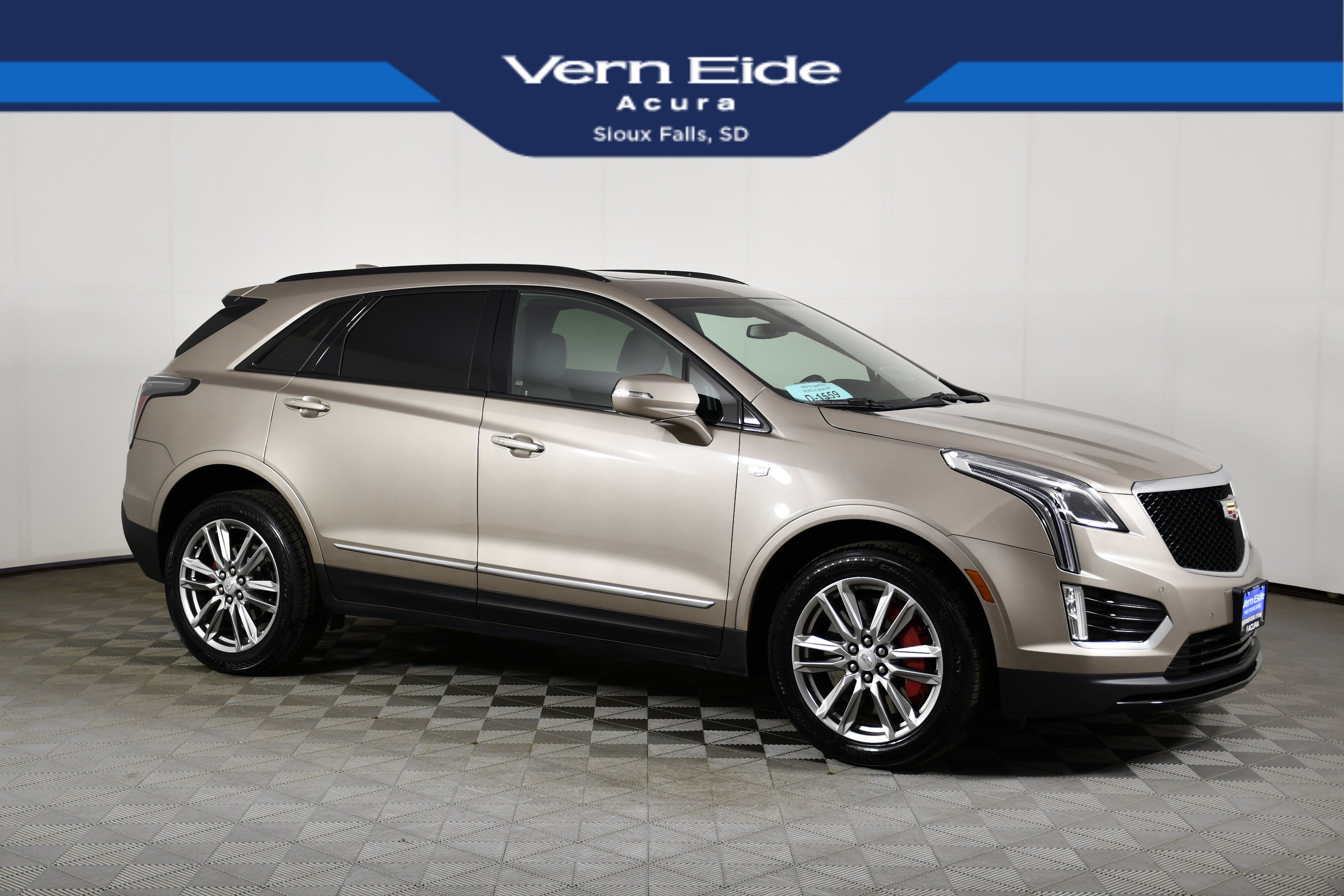 Used 2023 Cadillac XT5 Sportv AWD/4WD image 1