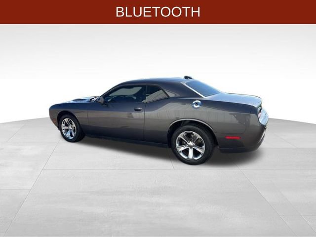 Used 2016 Dodge Challenger SXT w/ Cold Weather Group image 4